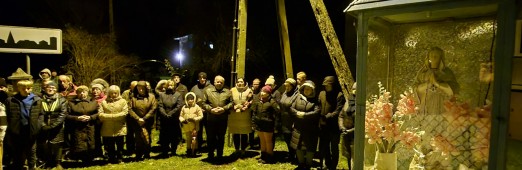 Spotkanie modlitewne przy kapliczce 